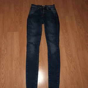 - Sjukt snygga jeans med bra passform! 