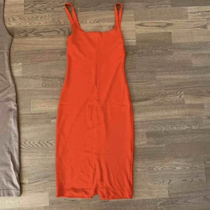 - Söt klänning från zara i bra skick, finns i beige också 