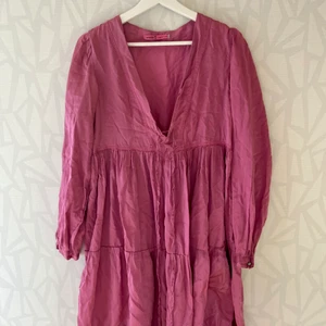 Rosa klänning - Rosa klänning från Gossip stl xs