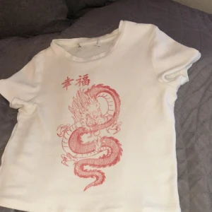 bershka topp - använt 2 gånger, är i bra skick. 