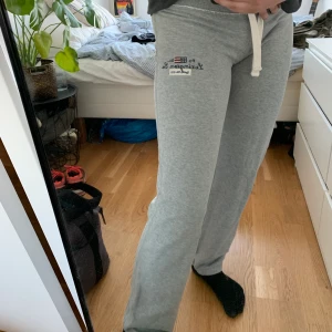 Lexington mjukisbyxor - Gråa lexingtonmjukis i storlek S men mer som XS. Nypris 2000kr