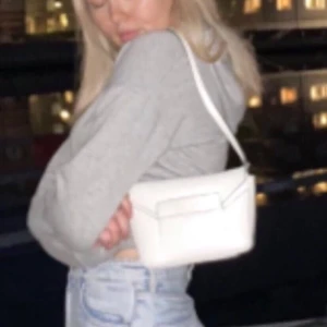 Grå hoddie - Från Lager 157, säljer då jag inte får användning för den, 