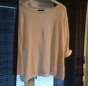  - Vit stickad tjocktröja från åhlens. 