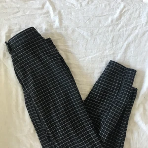 rutiga kostymbyxor - rutiga formgivande kostymbyxor from hm 🤍 frakt 44kr 🚚