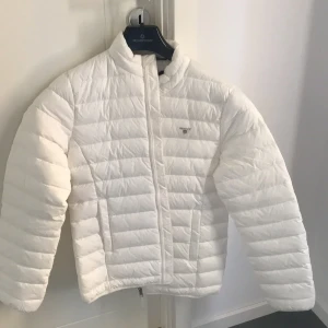 Gantjacka  - Aldrig använd äkta gant jacka ❤️ Frakt är tillagt i priset 