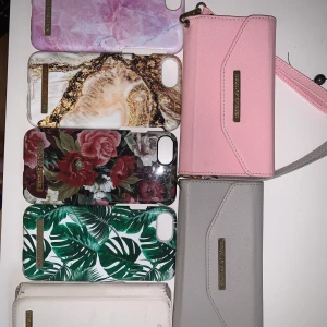 Skal Ideal of Sweden  - Skal från Ideal of Sweden. Skalen är av varierande skick men alla fungerar på telefonen. Passar iPhone 6-8. Säljes som ett paket!