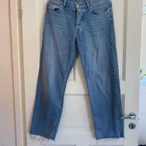 Snygga sweet skateboards jeans i loose som är av klippta nere + kontakta för fler frågor :)