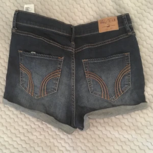  - Hollister shorts i storlek 7 w28! Väldigt lite använda 
