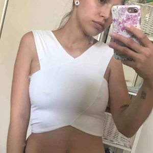  - Vit topp från Nelly Trend. Fint skick. 