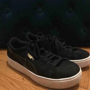  - Puma skor i mycket bra skick, knappt använda med soft foam sulor