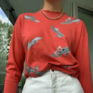  - Ascool vintage tröja med skor på!