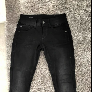  - Ny!G STAR RAW jenans, storlek 34, aldrig använd, herr modell, kan fraktas