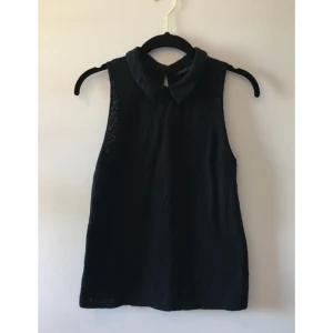  - Svart spetslinne från TOPSHOP, fint med highwaist shorts/kjol