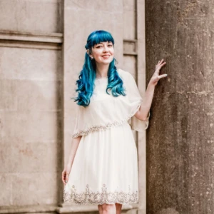  - Fin vit festklänning!🌟storleken passar inte mig längre. Aldrig används!  Original pris: 599kr / priset kan självklart diskuteras 