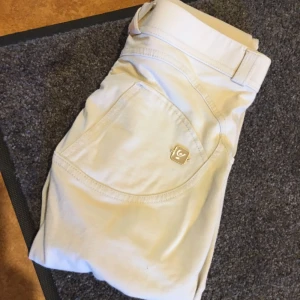  - Storlek xs, i nyskick. Kommer tyvärr inte till användning. ~ köparen står för frakt ~ 