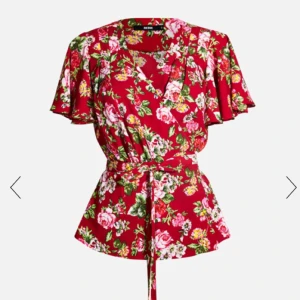  - Blus från bikbok, aldrig använd. Perfekt till sommaren och även våren. 