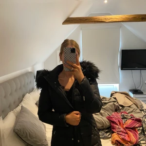 Rockandblue - Säljer min fina rockandblue jacka pågrund av att den aldrig riktigt kommit till användning. Är i storlek 38, passar s-m. Som ny