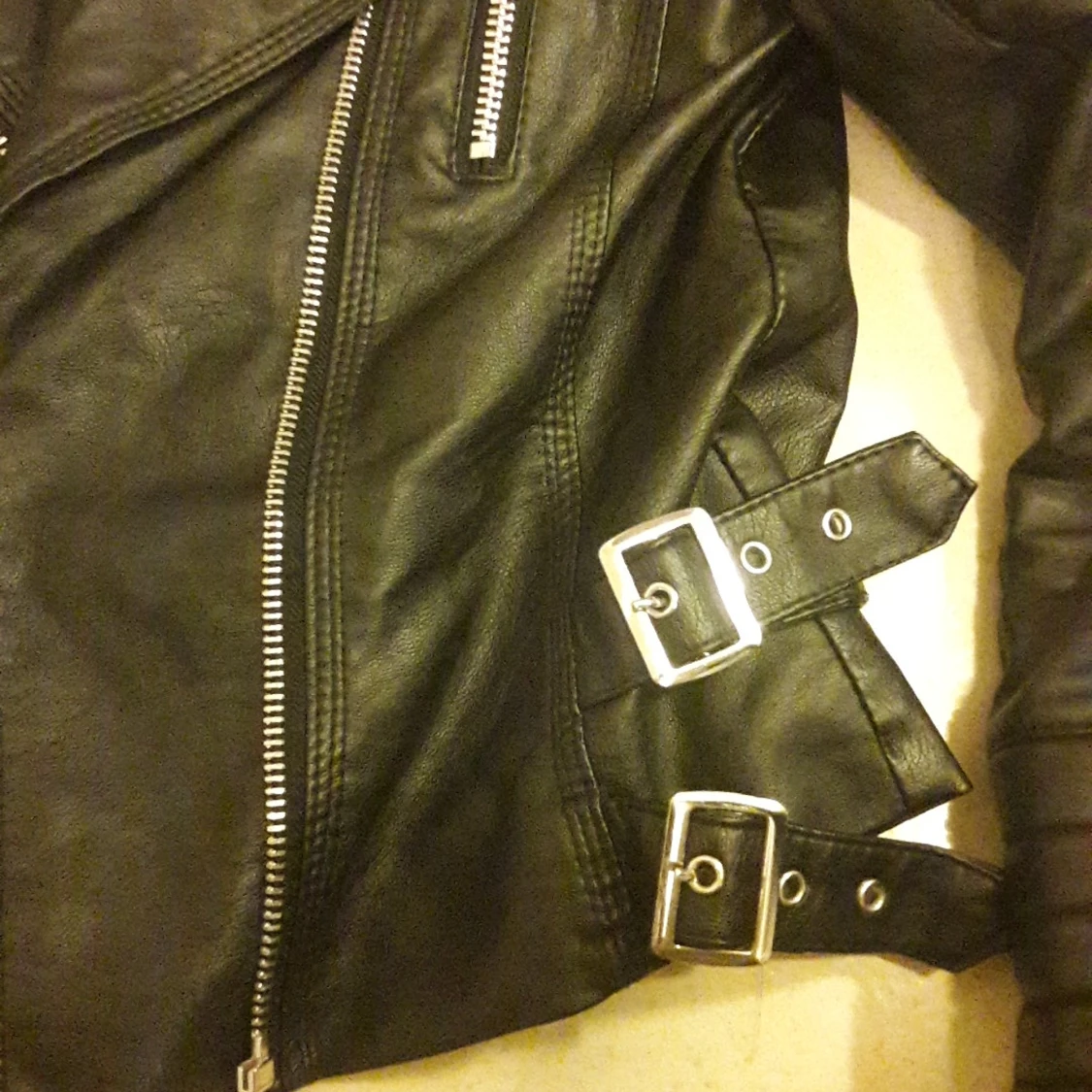 Chiquelle skinnjacka svart - 90