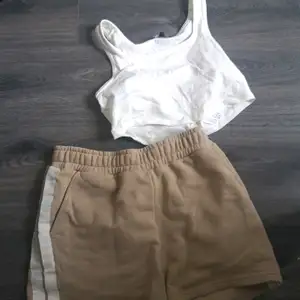 Mjukis shorts och vit Crop topp