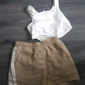 Set - Mjukis shorts och vit Crop topp