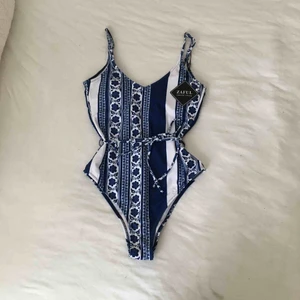  - Superfin baddräkt oanvänd från zaful! Hög skärning och bröstinlägg och låg rygg