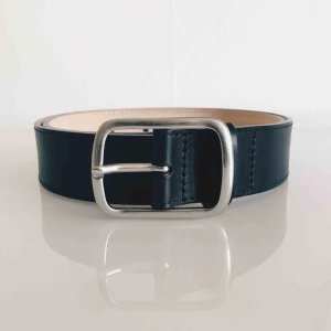  - Skärp från Arket i äkta läder, använt en gång! Nypris 490kr (finns i butik nu!)