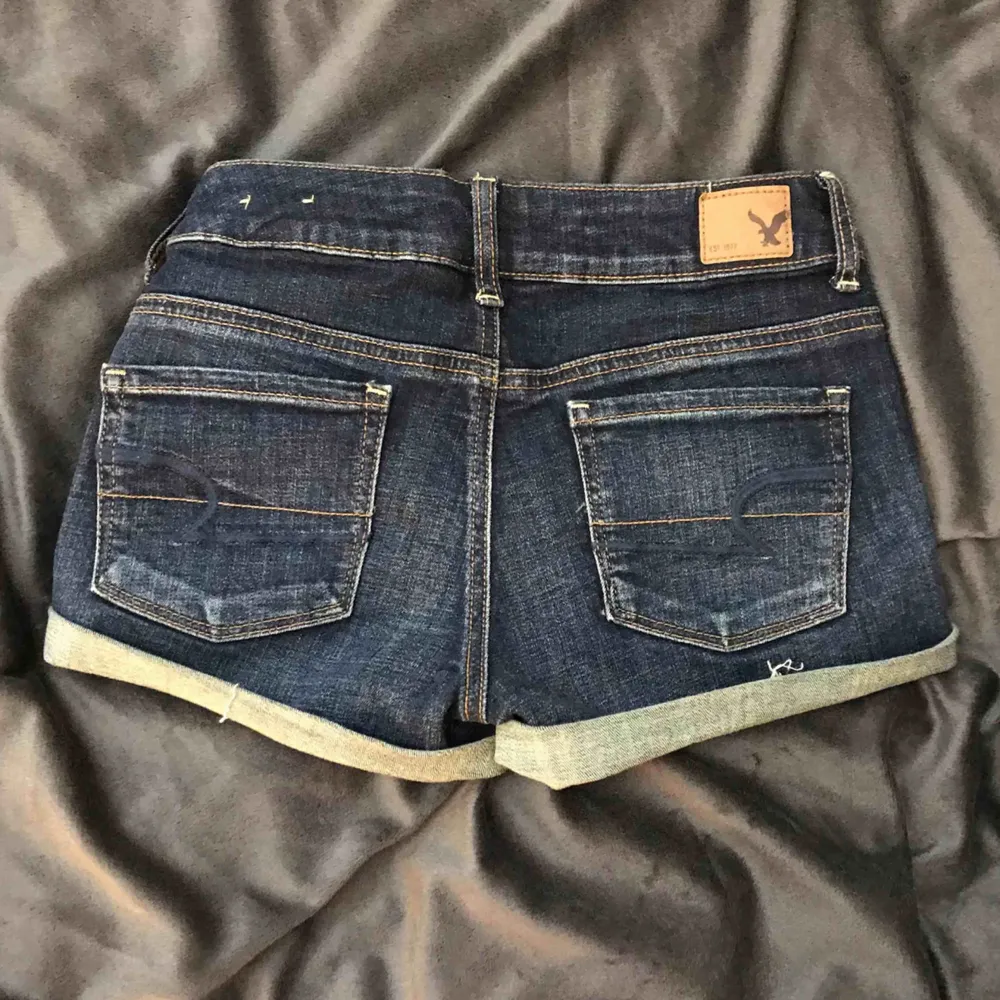 Jeans shorts från american eagle Outfitters. . Shorts.