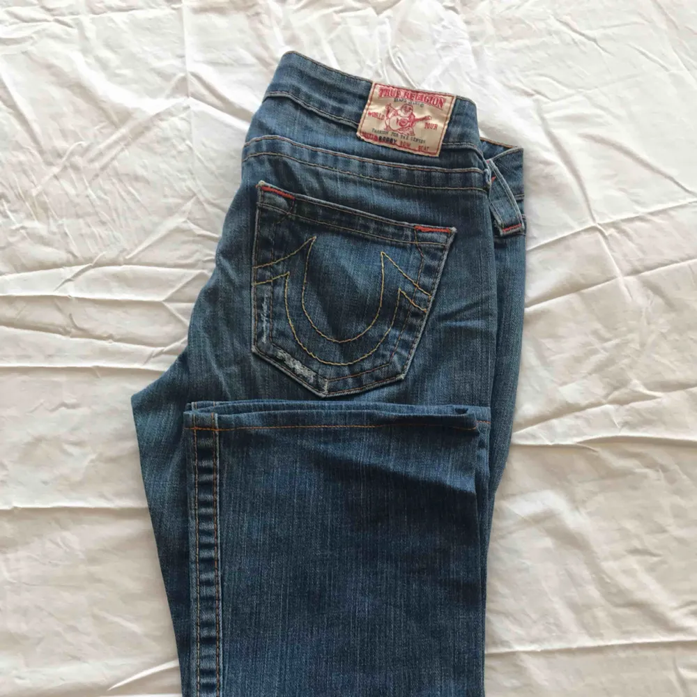 Jeans bootcut st 28/32 hämta hos mig i Majorna (41464) eller jag kan skicka  Kolla gärna mina saker ! Priset kan diskutera 😀. Jeans & Byxor.