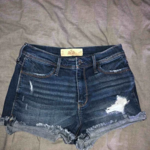  - Blåa Jeansshorts ifrån hollister💗