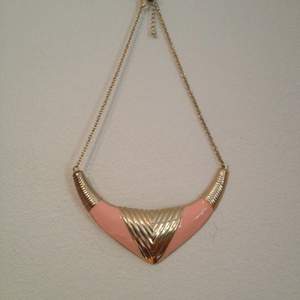 Halsband i laxrosa/guld