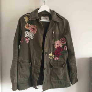  - Tun vår och sommarjacka från River Island