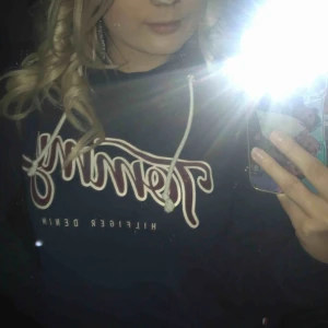  - Hoodie från Tommy Hilfiger, 200kr inkl frakt😊