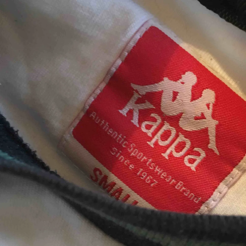 Kappa-tisha, lite oversized på mig som ändå brukar ha small i det mesta. T-shirts.