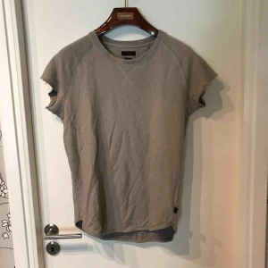  - Säljer en tiger of sweden t-shirt i stl small. Hör av dig vid intresse