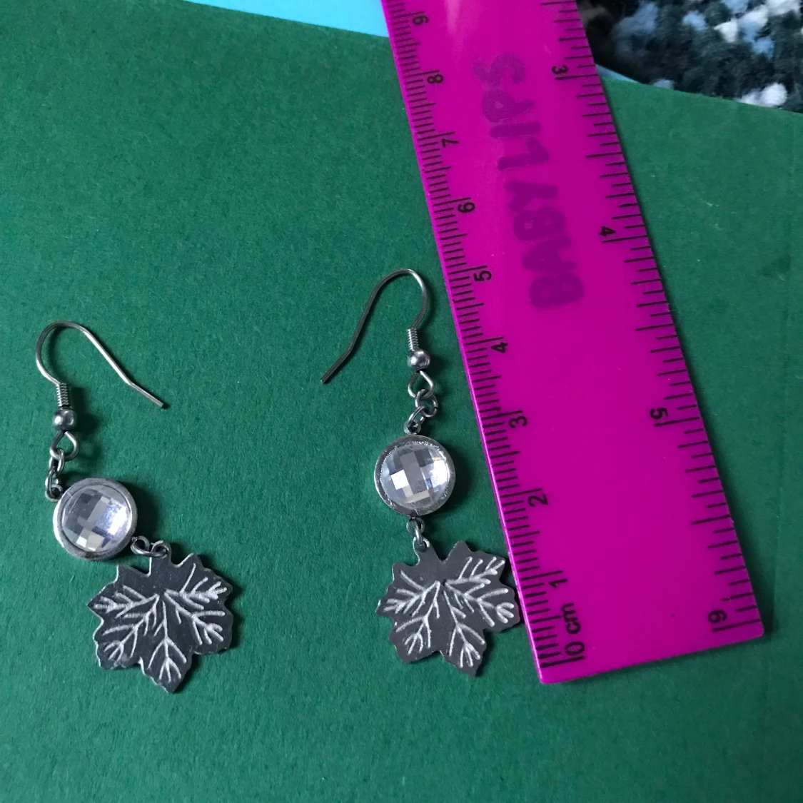 Sköna blad örhängen  - 90