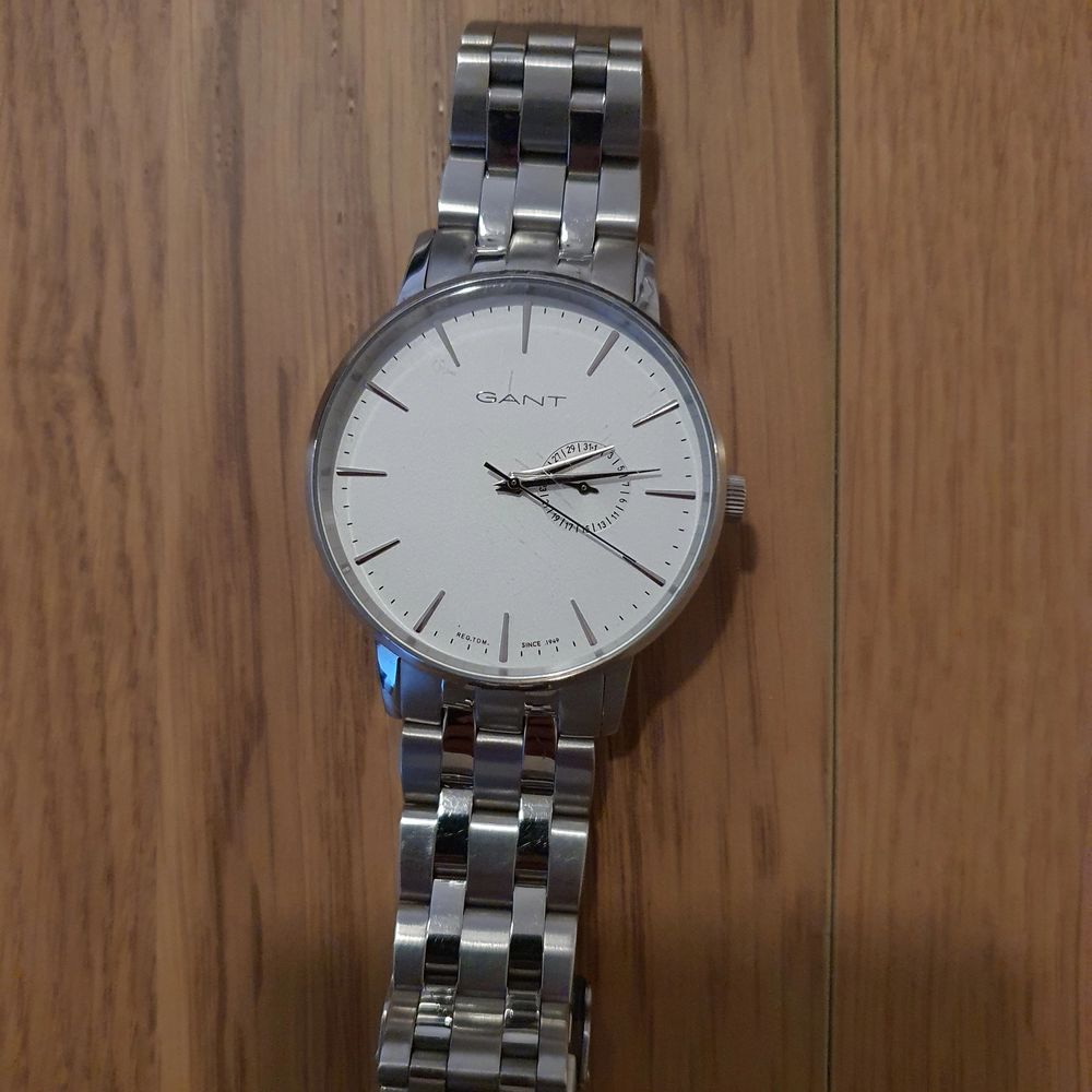 Säljer min gant klocka då jag köpt en Samsung galaxy watch . Accessoarer.