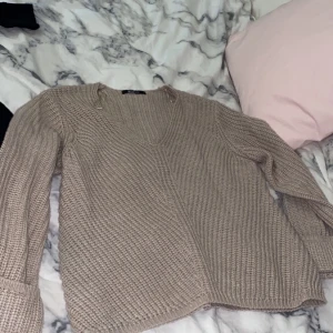 Beige tröja  - Storlek S 