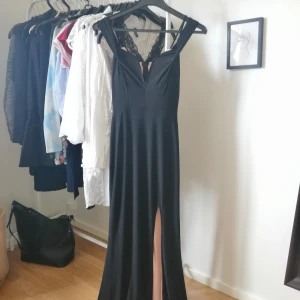 Långklänning  - Köpt i LAS Vegas. Använd en gång på balen. Storlek 1, typ en small xsmall. Älskar!!! Men använder inte. Kan hämtas i gtbg eller skickas mot frakt 