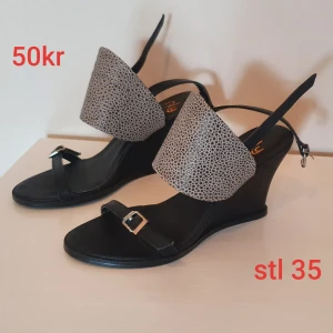 Skor från Nelly - Använda vid 1 tillfälle, så är i stort sett som nya.