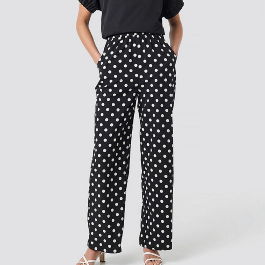 prickiga kostym byxor 