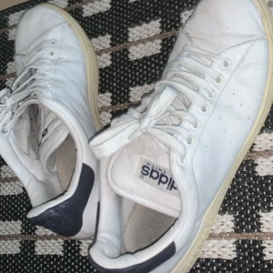 adidas stan smith skor - sköna adidas skor säljes pga för små