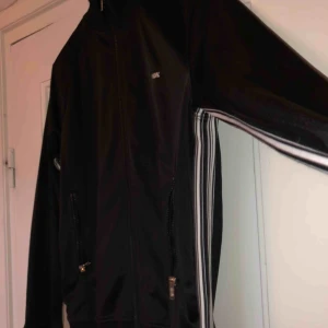  - Snygg tröja från Wood Wood. Kostade 1800kr ny. 