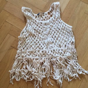  - Virkat linne ifrån Gina tricot.