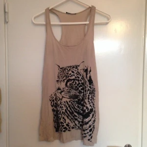  - Länge linne. Kan skickas mot fraktkostnad.