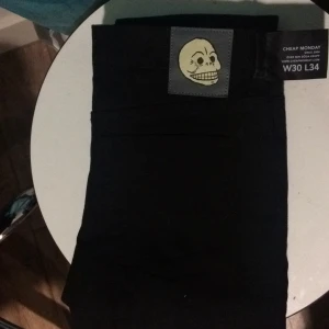  - ⭐️Cheap Monday stuprörsjeans
Strl W30 L34
Tar swish, kan mötas i Stockholms innerstad.
Köparen står för frakten.