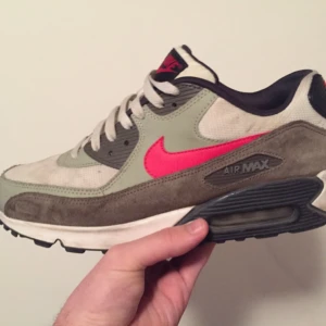  - Air Max 90 essential. Bra skick