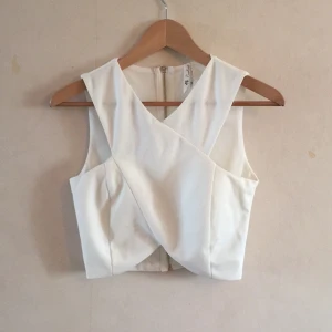  - Crop top köpt i amsterdam.