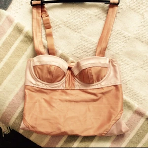  - Urläcker body från Sonia Rykiels samarbete med H&M 2009! Endast provad. Too small for my äss. Liten och icke töjbar! fråga gärna efter mått! :)