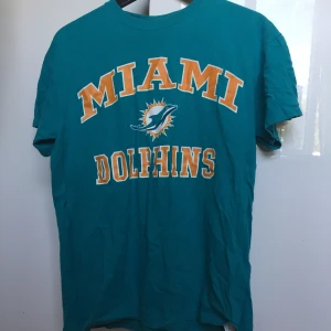Cool oversized T-shirt - T-shirt tror att den är köpt på beyond retro om jag inte minns helt fel. Inte så särskillt använd! 