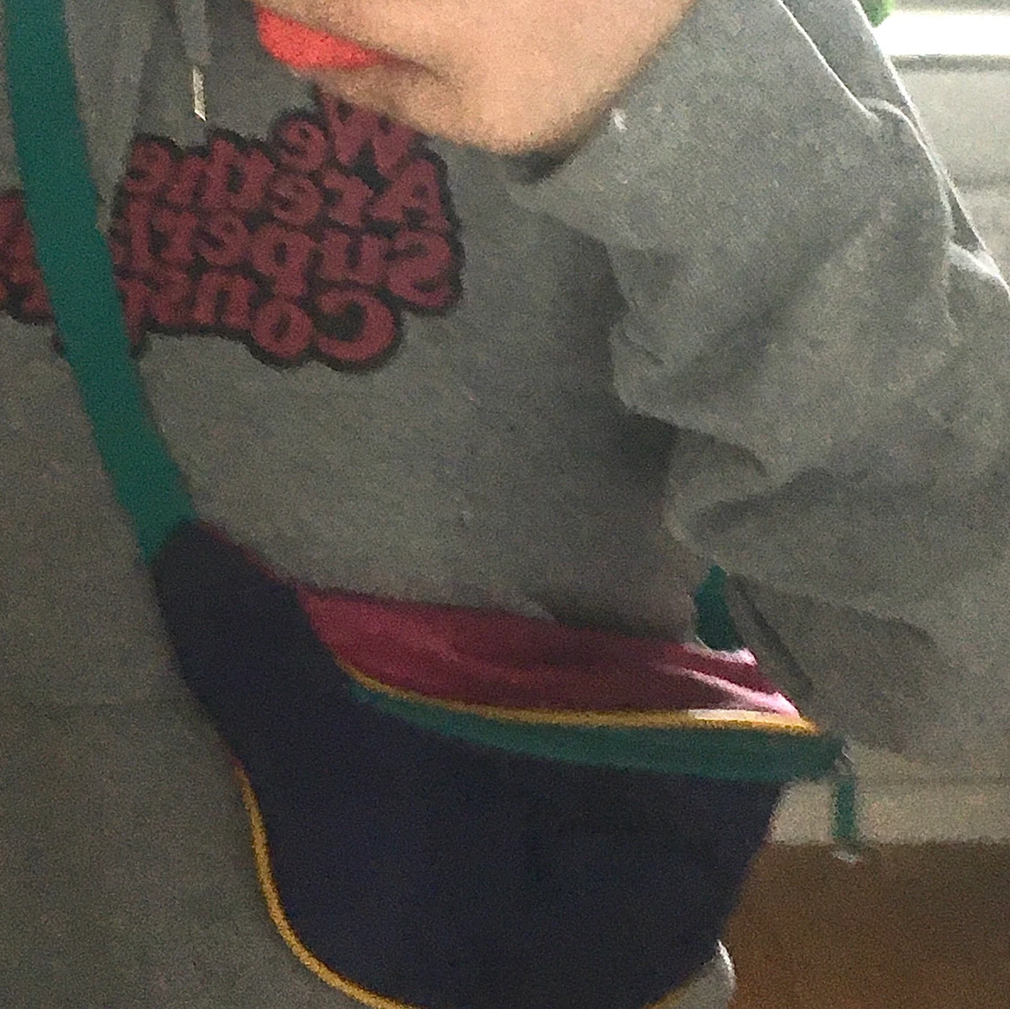 Färgglad retro magväska!  - 90